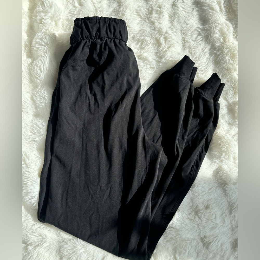 Lululemon Stretch Luxtreme High-Rise jogger